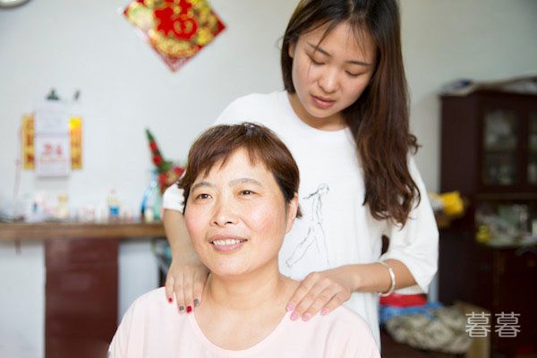 婆婆太强势什么都管 她总是各种管束我