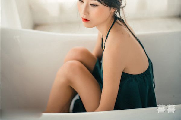 丝袜人妻张燕的感情经历 为何我总是遭到男人的背叛