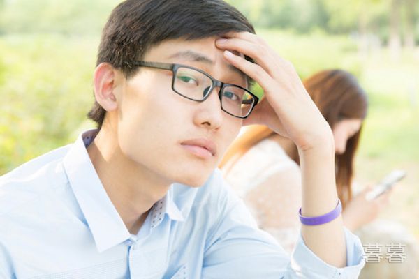 女朋友在男闺蜜家住了一晚 听到这个消息我差点崩溃