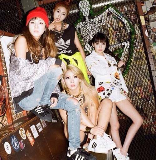 yg宣布2ne1解散朴春不再续约 回顾2ne1两年前发生了什么